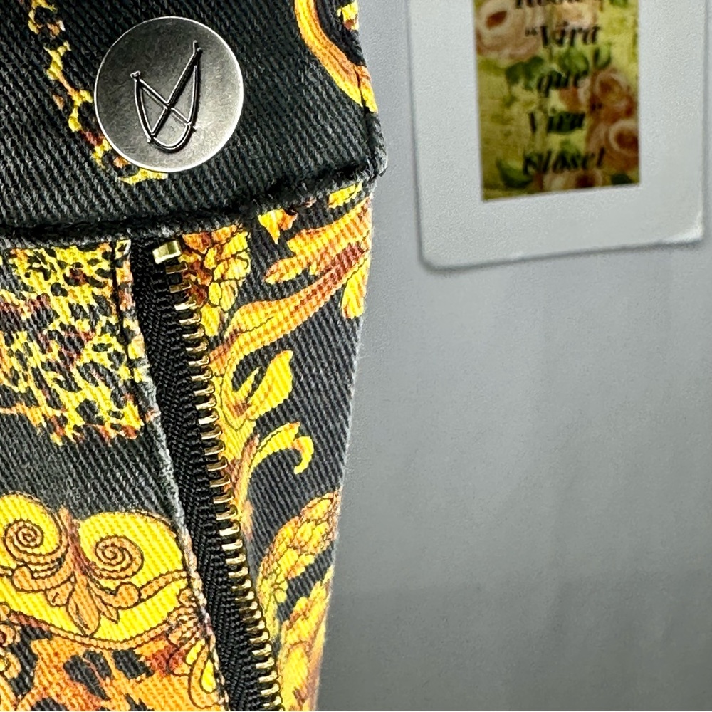 MinkPink Outrageous Fortune Barocco High-Rise Skinny Jeans Gold/Black Small - Picture 12 of 13